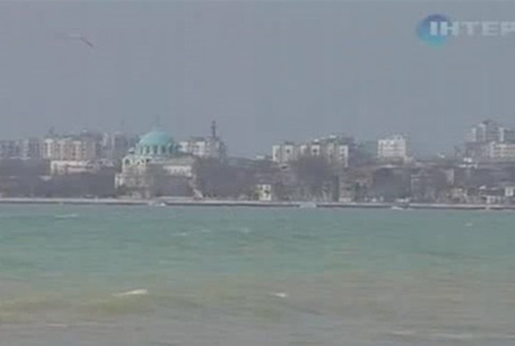 Крымские пляжи уходят под воду