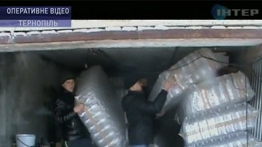 На Тернопольщине раскрыли цех по разливу опасного спиртного