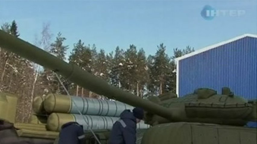 Российская армия продемонстрировала муляжи военной техники