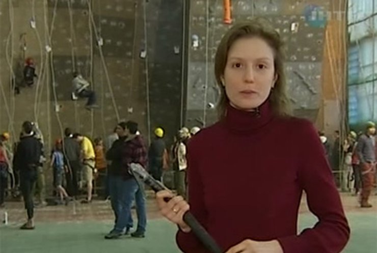 В Киеве проходят соревнования по скалолазанию