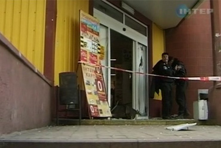 В одном из супермаркетов Киева взорвалась ячейка для вещей