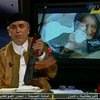 Ливийский телеведущий появился в эфире с автоматом в руках