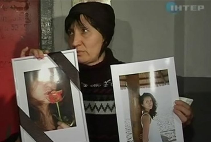 В Днепропетровске в ожидании "скорой" умерла 20-летняя девушка