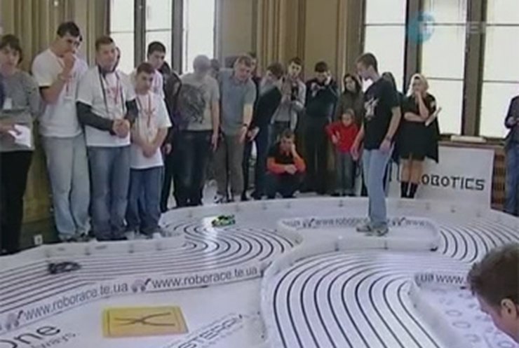 В Черновцах состоялись соревнования роботов