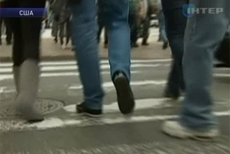 В Нью-Йорке будут штрафовать пешеходов в наушниках