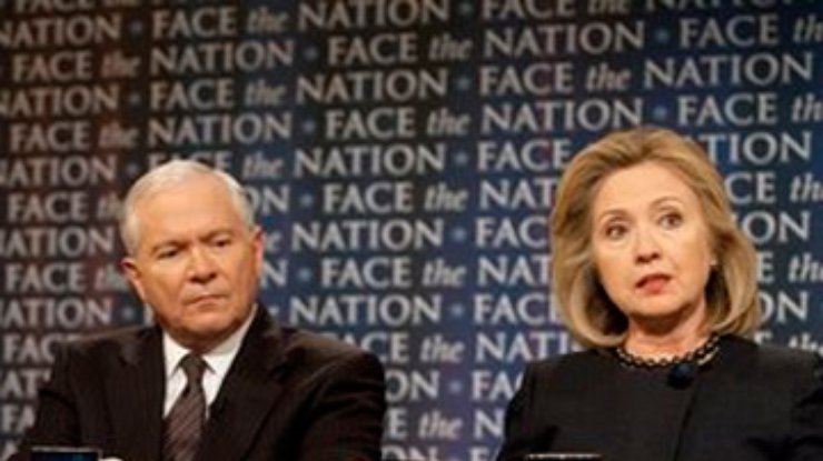Клинтон: НАТО не уйдет из Ливии, пока Каддафи не отведет войска