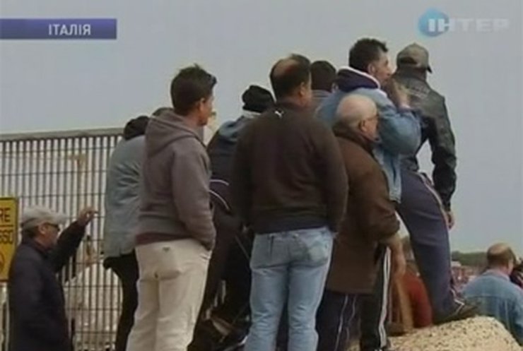 Жители Италии заблокировали порт, чтобы не пропустить мигрантов из Африки
