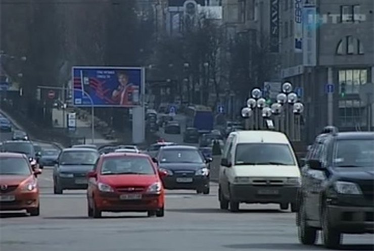 Для выезда заграницу украинским водителям нужны новые права