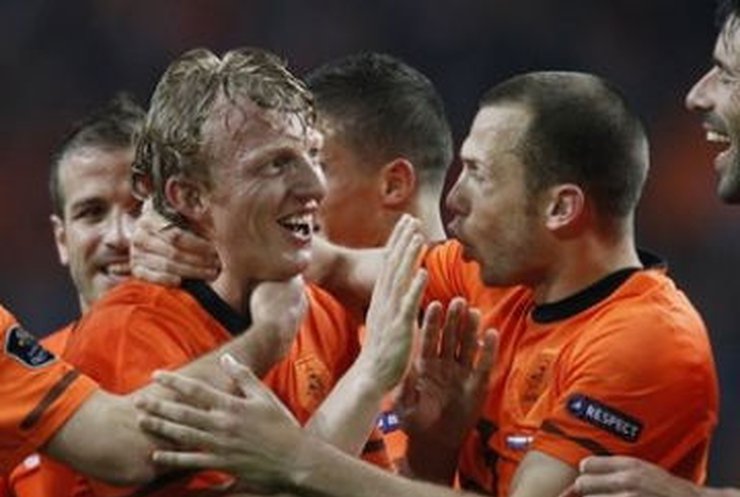 Евро-2012: Голландия и Испания пока без потерь в отборе