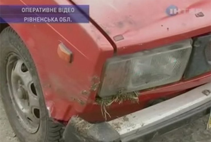 В Ривненской области пьяный водитель сбил девушку и мужчину