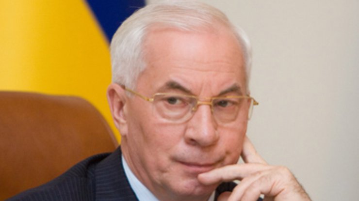 Азаров предлагает снизить акциз на нефтепродукты