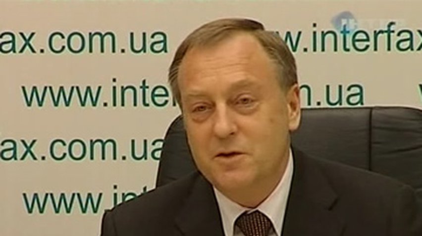 Лавринович: Чиновники должны иметь высокую зарплату