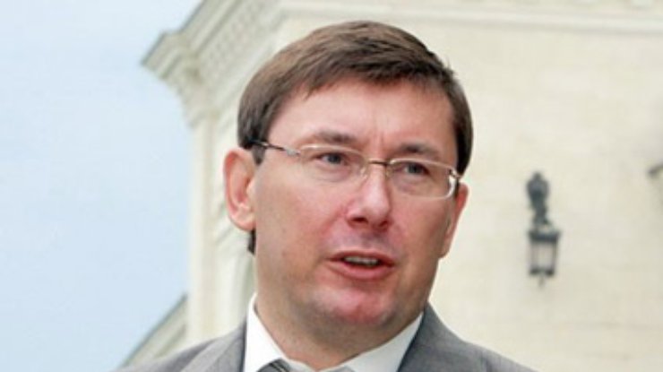 Корнийчук: В СИЗО среди ночи можно было услышать угрозы в адрес Луценко