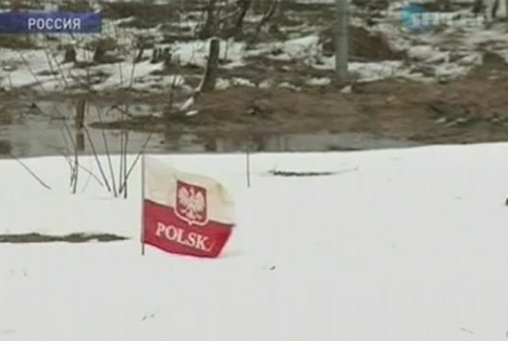 Под Смоленском вспоминали жертв крушения самолета Качиньского