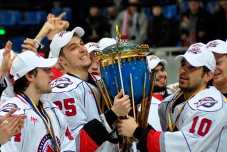 "Донбасс" выиграл чемпионат Украины по хоккею