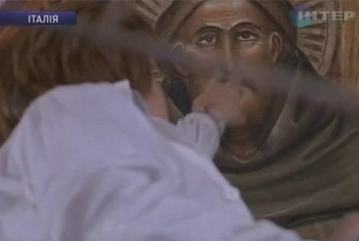 В церкви Санта-Кроче каждый желающий может рассмотреть "руку художника"