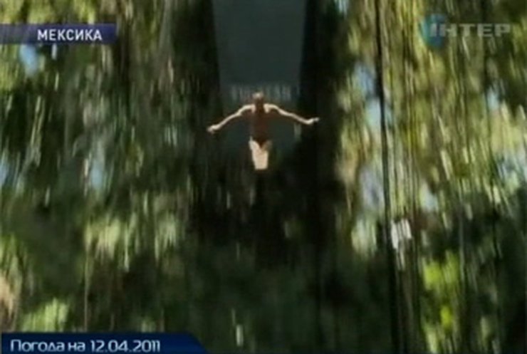 Украинец стал призером Кубка мира по экстремальным прыжкам в воду