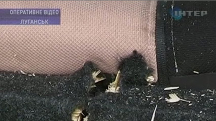 В Луганске мужчина расстрелял такси из автомата