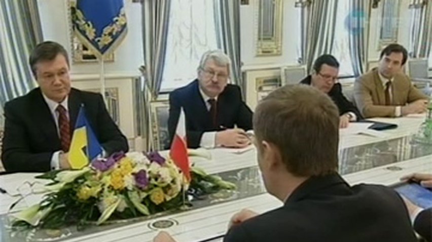 Янукович обсудил с Туском подготовку к Евро-2012