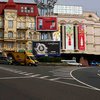 В центре Киева демонтируют треть рекламных щитов