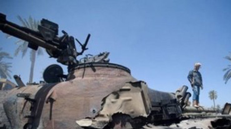 Эвакуированных украинцев из эпицентра военных действий в Ливии доставили в Египет