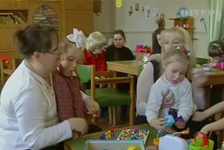В Запорожье хотят закрыть 3 из 7 реабилитационных центров для детей-инвалидов