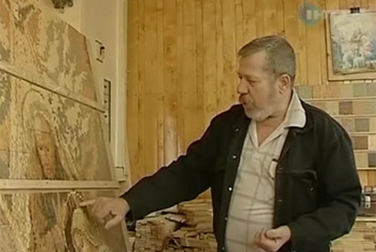 Паркетных дел мастер из Славянска делает иконы из дерева