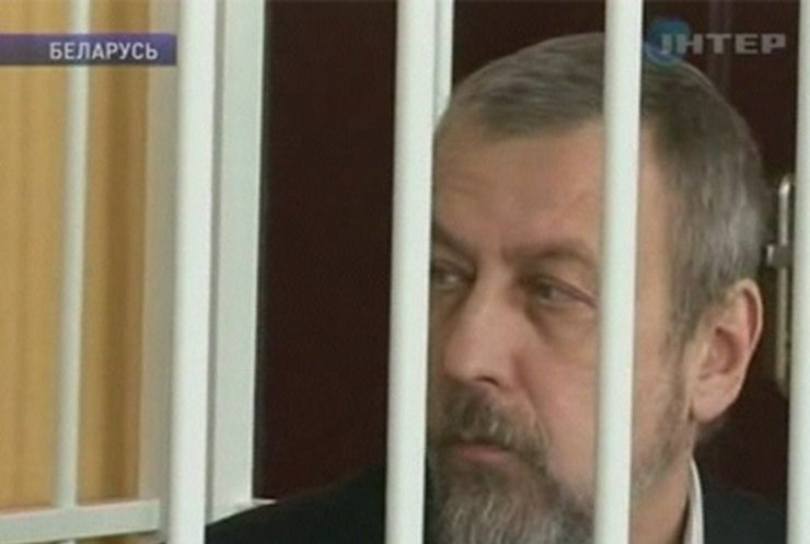 В Минске начался суд на оппозиционером Андреем Санниковым