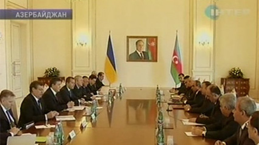 Президент посетил с визитом Азербайджан