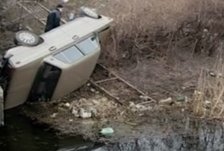 В Донецкой области с высоты 8 метров упали "Жигули": Трое погибли