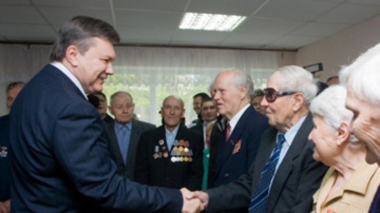 Янукович рассказал, когда начнет повышаться соцобеспечение ветеранов
