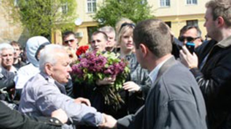 Львовский губернатор просит прокуратуру расследовать потасовку во Львове