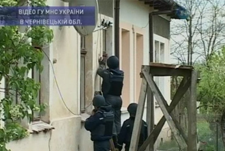 В стенах жилого дома Черновцов обнаружены снаряды времен Второй Мировой