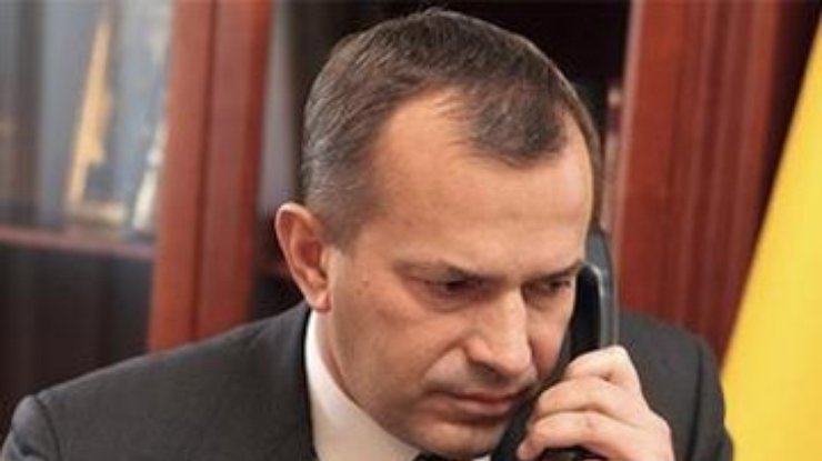 Клюев просит бизнесменов докладывать в Кабмин о коррупции