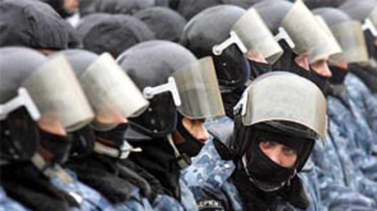 В Киеве участники "Дня гнева" подрались с "беркутовцами"