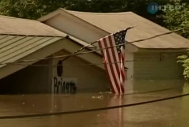 Власти США решили спустить воду на реке Миссисипи