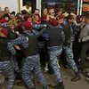 На киевском рынке на "Лесной" произошли стычки предпринимателей с милицией