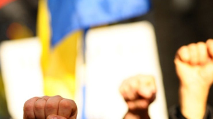 Донецкие националисты требуют очистить город от советской символики перед Евро-2012