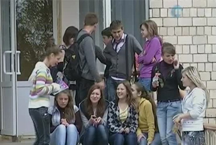 Выпускные в этом году состоятся не во всех украинских школах