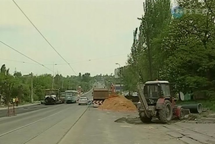 В Донецке начали капитальный ремонт дорог