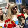 Активистки FEMEN объяснили Попову, что День Европы - "до ж...пы"