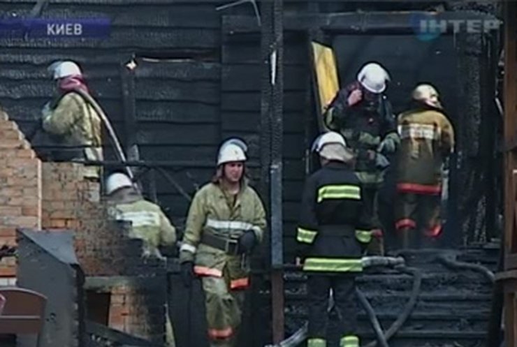 В Киеве горел оздоровительный комплекс