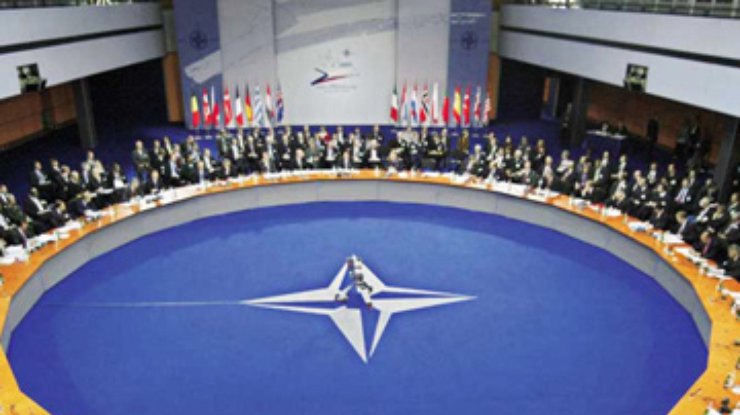 Украинцы не боятся НАТО, но и не хотят вступать в альянс - опрос