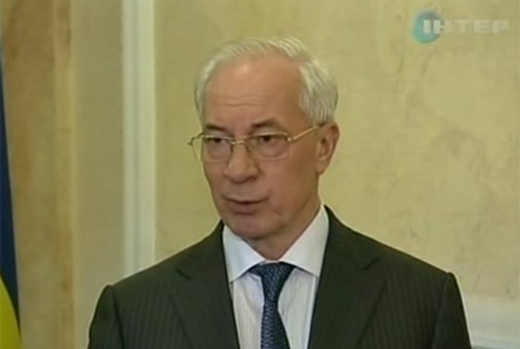 Азаров пообещал вернуть Украине украденные деньги