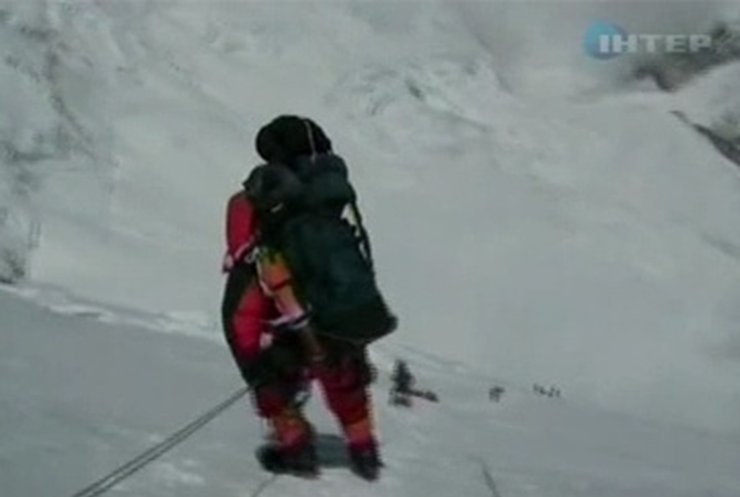 Венгерский альпинист покорил гималайскую вершину на протезе