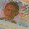 Таможенника уволили из-за фотографии с паспортом Обамы