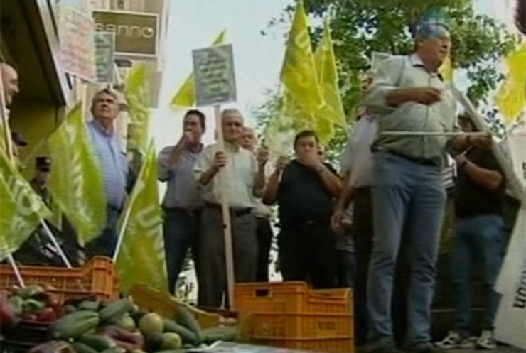 Испанские фермеры провели акцию протеста