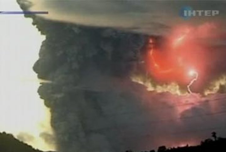 В Чили безобразничает вулкан