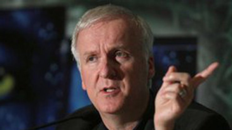 Режисер Джеймс Камерон может увидеть обратную сторону Луны