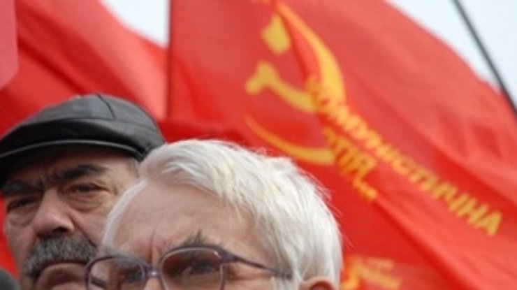 КПУ требует "гнать Тигипко в три шеи из Кабмина"